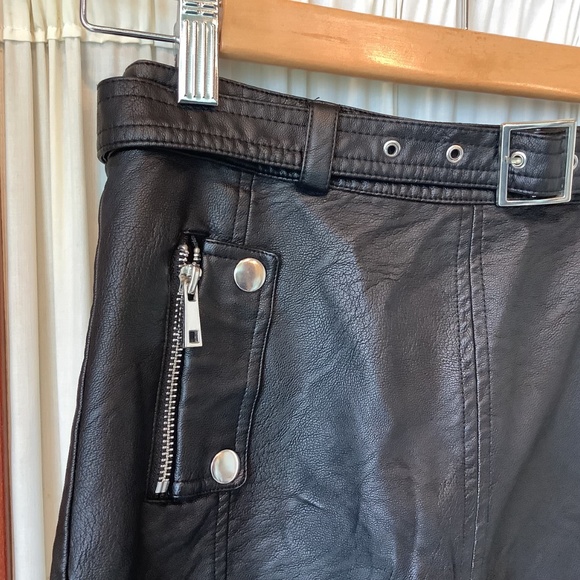Topshop Faux Leather Black Biker Mini Skirt Size 2 - Picture 3 of 8